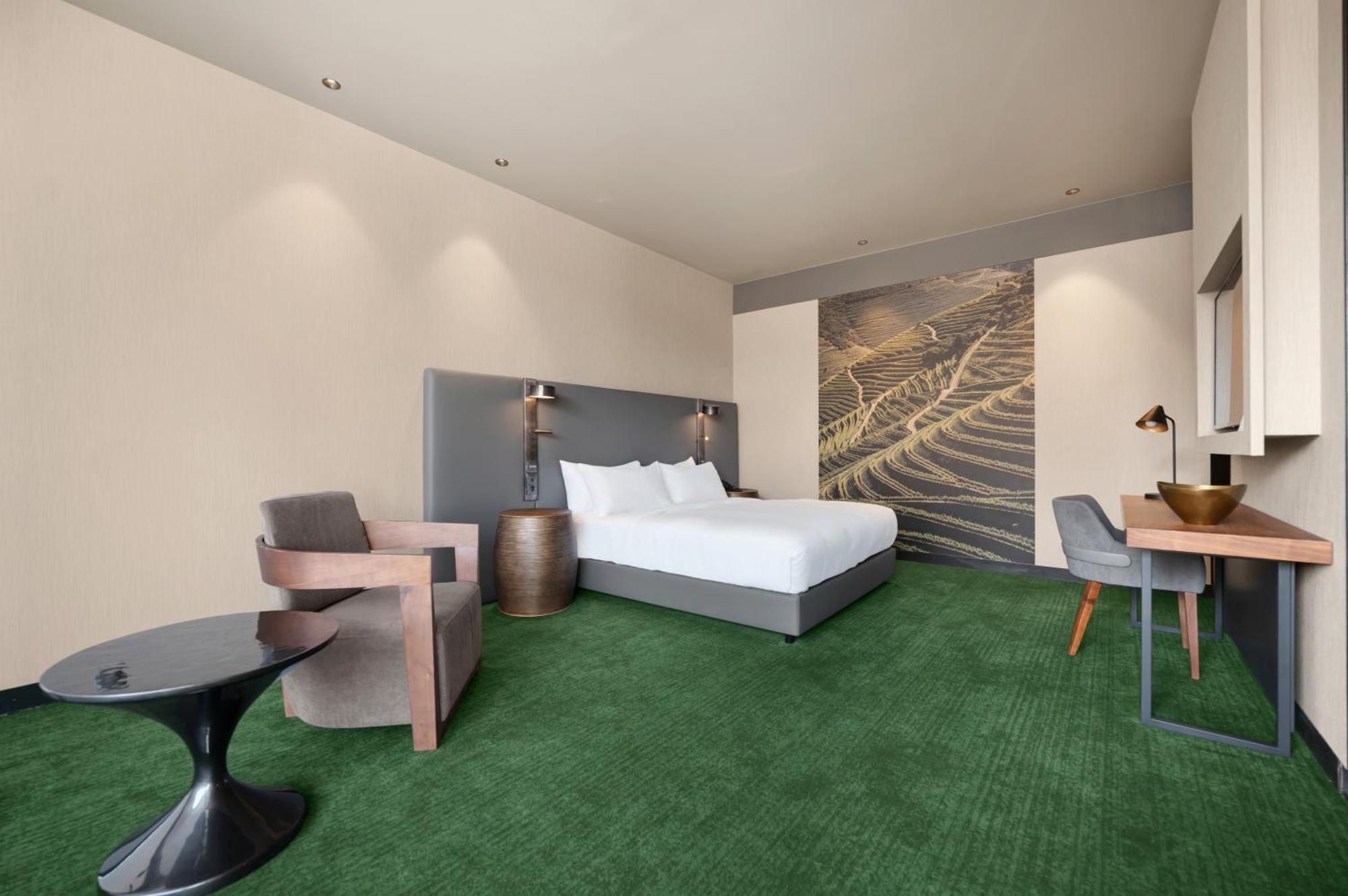 Hotel Hilton Porto Gaia 5*